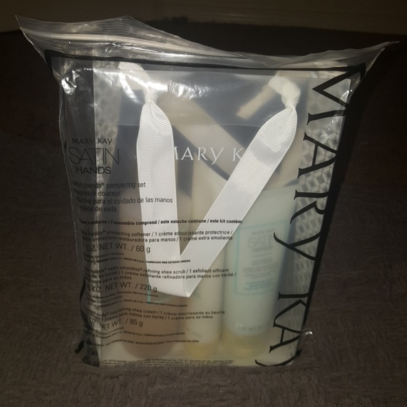 Mary Kay Other - Satin hands Fragrance-free pampering set